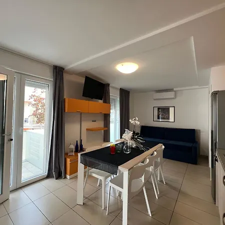Modern Flat With Spacious Balcony * Lignano Sabbiadoro