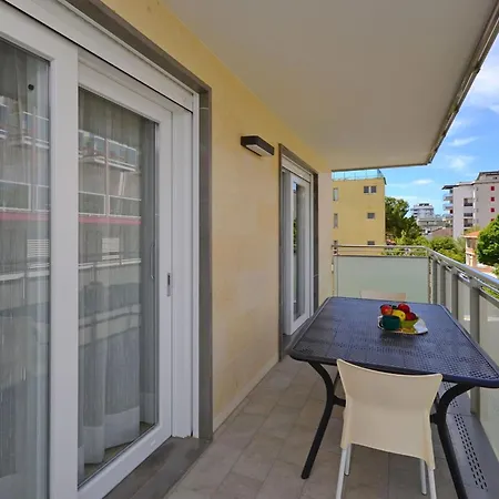 Modern Flat With Spacious Balcony Apartment Lignano Sabbiadoro