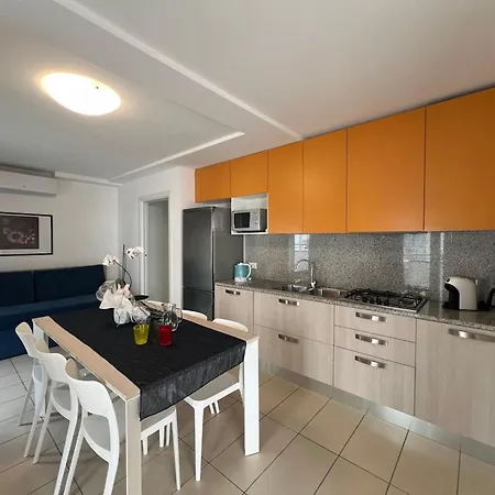 Modern Flat With Spacious Balcony Apartment Lignano Sabbiadoro