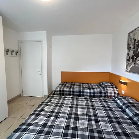 Modern Flat With Spacious Balcony *
