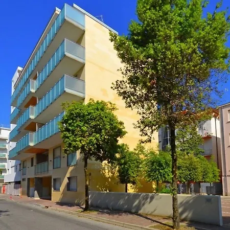 Modern Flat With Spacious Balcony
