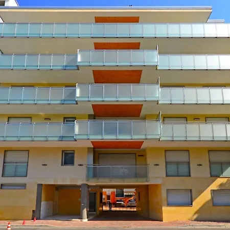 Modern Flat With Spacious Balcony