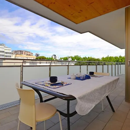 Modern Flat With Spacious Balcony * Lignano Sabbiadoro