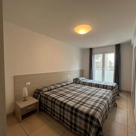 Modern Flat With Spacious Balcony Apartment *